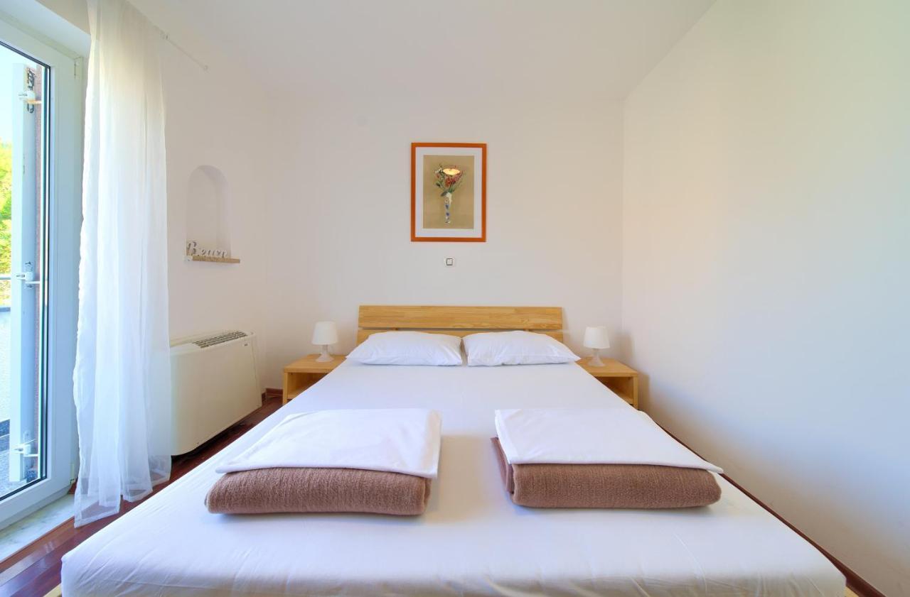 Bed&Breakfast Lucija Bed & Breakfast Punat Exterior photo