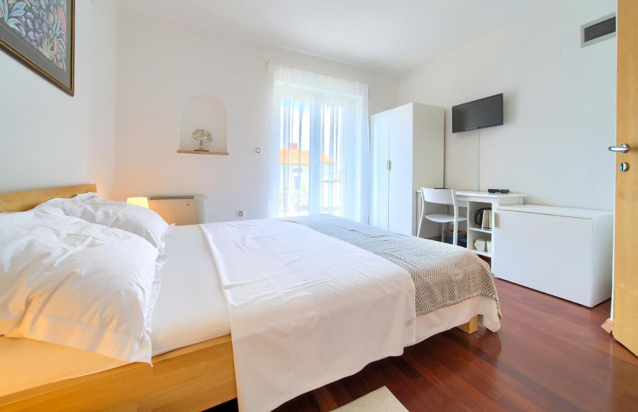 Bed&Breakfast Lucija Bed & Breakfast Punat Exterior photo
